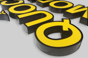 Cắt chữ mica theo yêu cầu